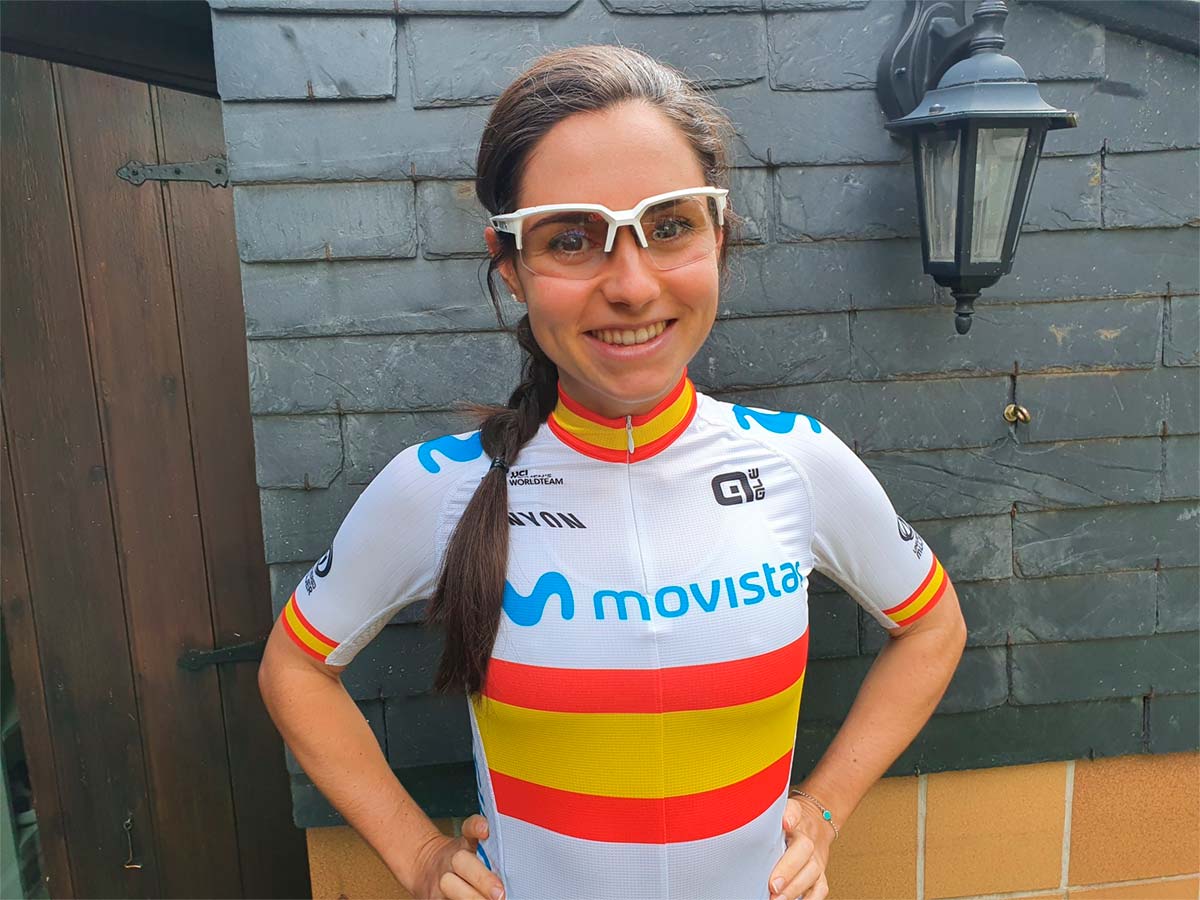 En TodoMountainBike: Lourdes Oyarbide, casi atropellada e insultada por vestir el maillot de campeona de España de ciclismo en ruta