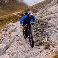 Marco Aurelio Fontana muestra su sendero favorito para e-MTB en los Dolomitas
