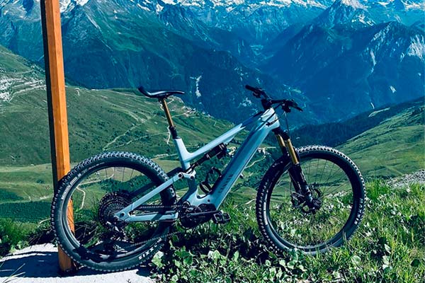 Mathieu van der Poel: "La gente que odia las e-MTB aún no las ha usado correctamente"