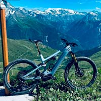 Mathieu van der Poel: "La gente que odia las e-MTB aún no las ha usado correctamente"