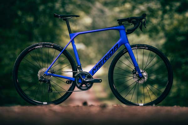 Merida Scultura Endurance, una bici de gran fondo con alma de gravel y la comodidad como principal arma