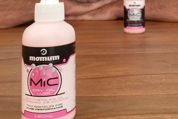 Momum presenta el MIC Dry Oil, un lubricante seco para evitar suciedad en la cadena