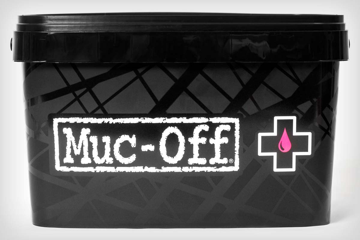 En TodoMountainBike: Muc-Off 8 en 1, un kit de limpieza con todo lo necesario para dejar la bicicleta como nueva