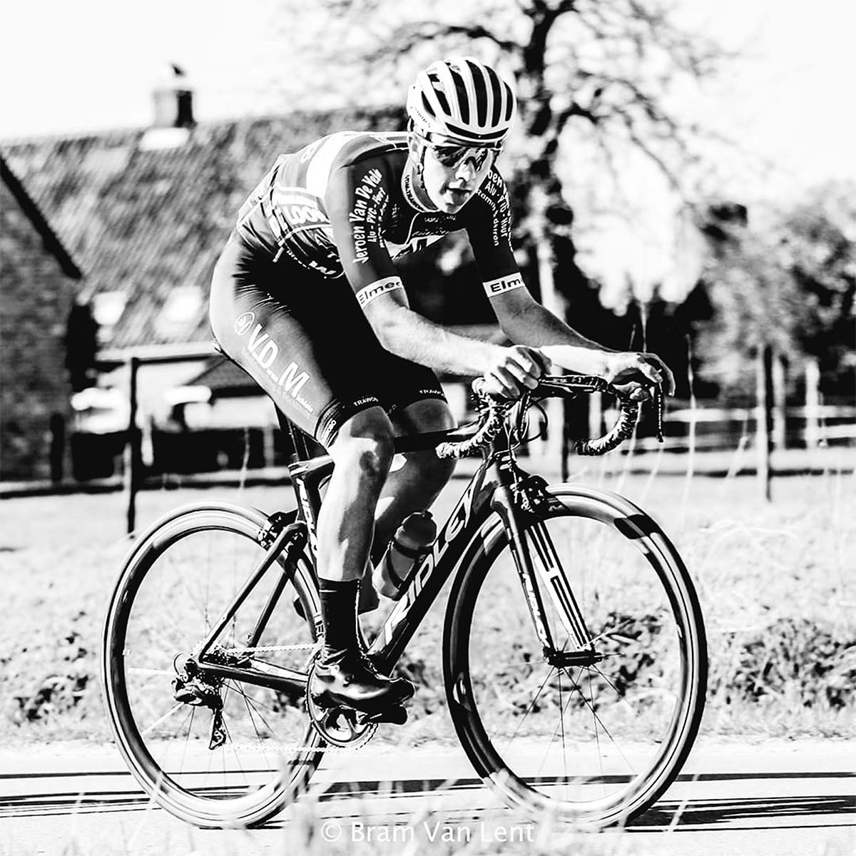 En TodoMountainBike: El ciclista belga Niels de Vriendt muere de un infarto durante la disputa de la Wortegem-Petegem