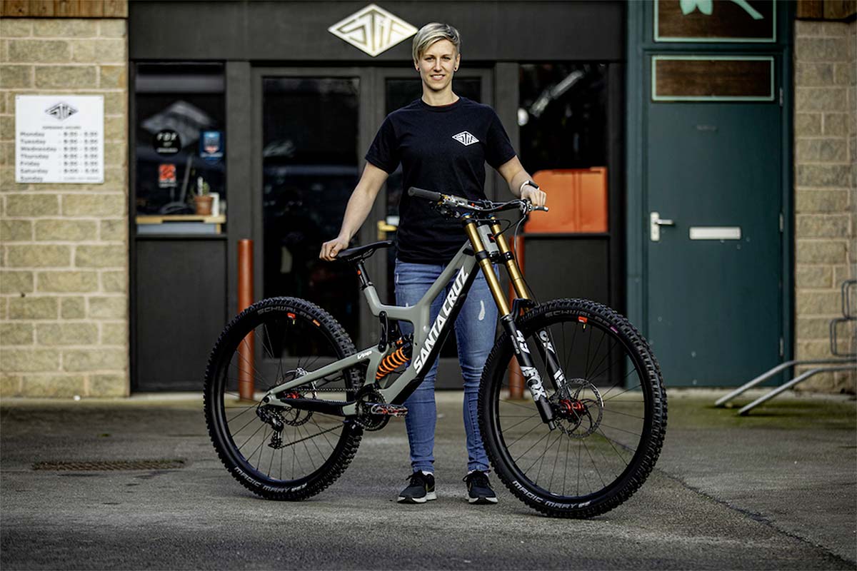 En TodoMountainBike: Nina Hoffmann presenta su propio equipo de Descenso con el apoyo de Stif Mountain Bikes