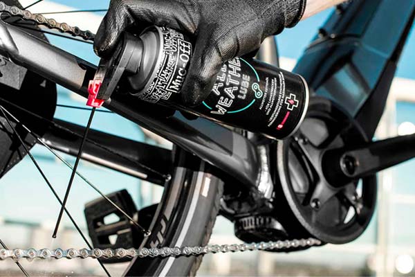 Los ocho puntos clave que hay que engrasar para eliminar los crujidos de la bicicleta