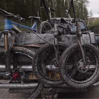 Rubén Alcántara y su BMX de doble suspensión en el Revolution Bike Park