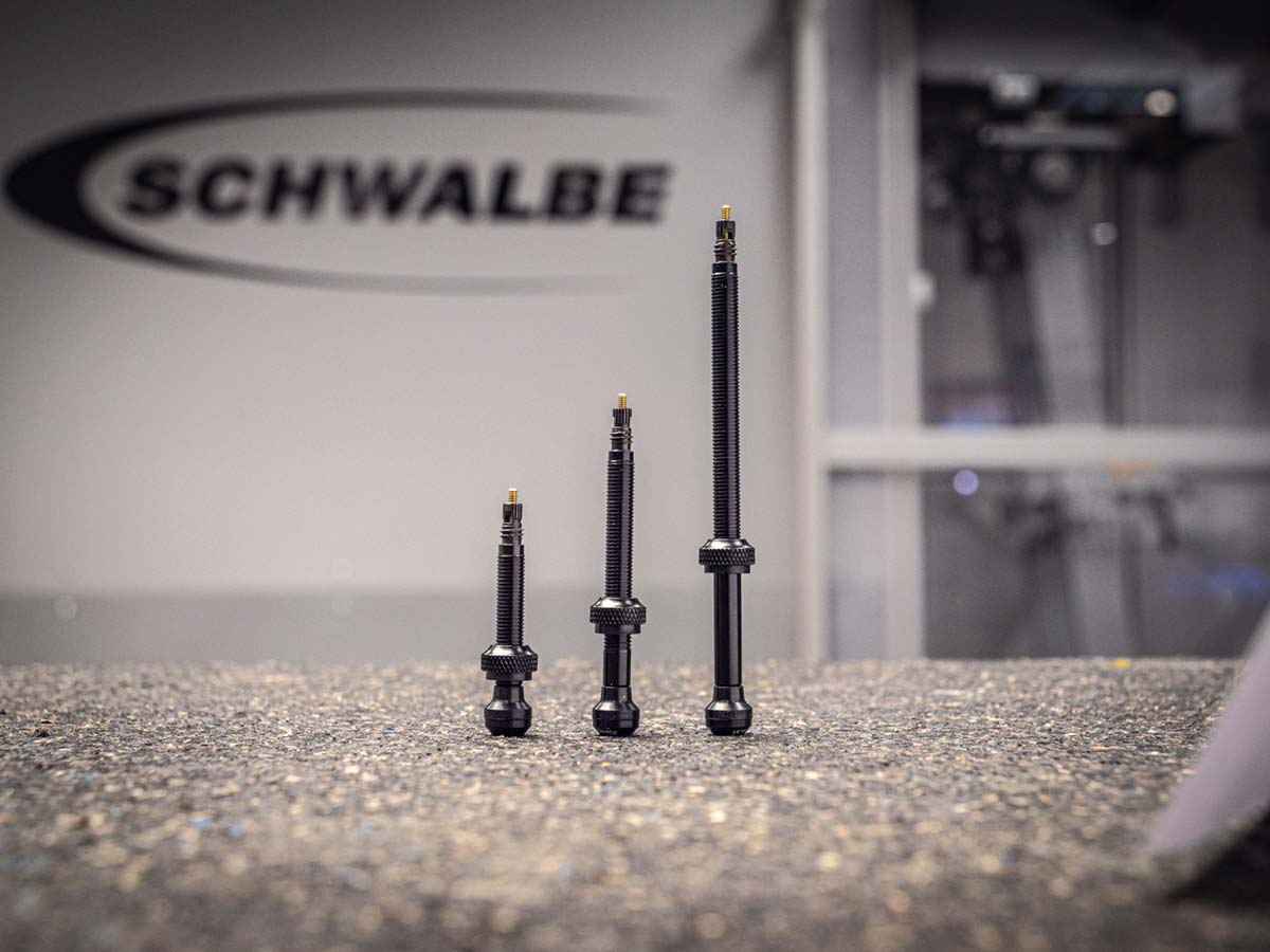 En TodoMountainBike: Schwalbe presenta unas válvulas tubeless de una sola pieza que simplifican el tubelizado de neumáticos