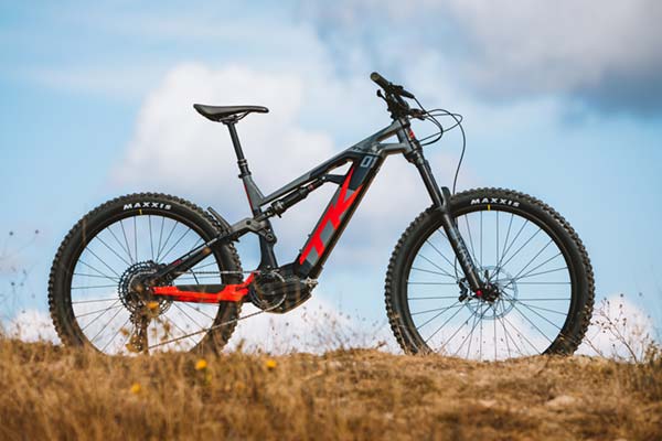 Thok E-bikes presenta la TK01, su e-MTB estándar para amantes del Enduro