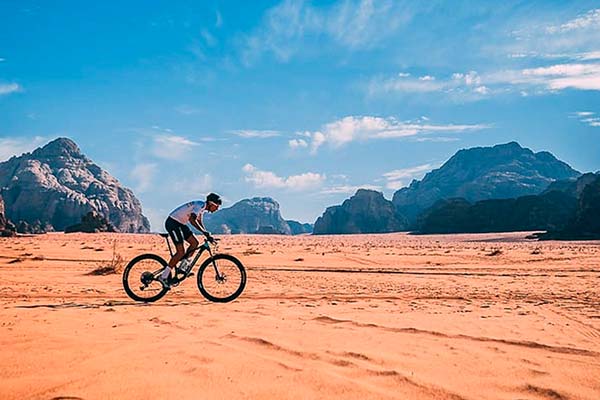 Mountain Bike en Jordania con Tomi Misser