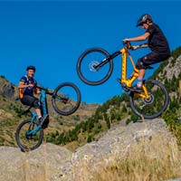 Antoine Buffart y Toni Bou cara a cara sobre una e-MTB: llega el segundo episodio de la serie 'Game of B.I.K.E.'