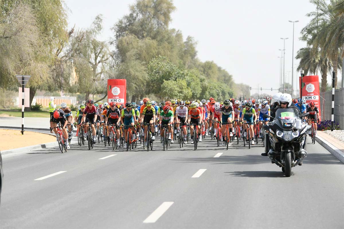 En TodoMountainBike: El coronavirus llega al ciclismo profesional con la suspensión del Tour de los Emiratos Árabes Unidos