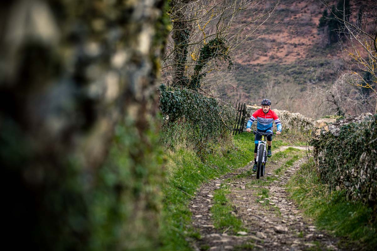 En marcha la primera edición de la Valles del Narcea Bike Race, en Asturias