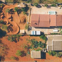 Cómo el confinamiento llevó a esta pareja a construir un circuito de BMX en su huerto moviendo casi 100 toneladas de tierra a mano