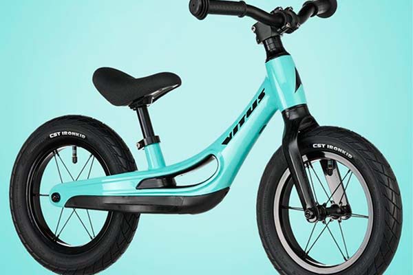 Vitus Smoothly, una bicicleta correpasillos con cuadro de magnesio y neumáticos anchos