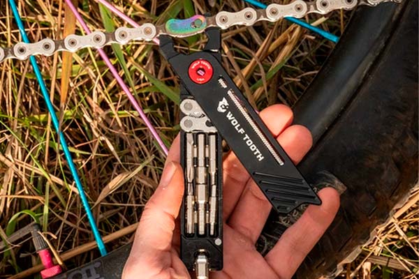 8-Bit Pack Pliers, la nueva multiherramienta de Wolf Tooth Components