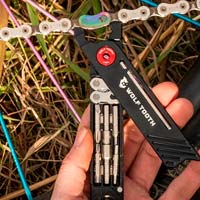 8-Bit Pack Pliers, la nueva multiherramienta de Wolf Tooth Components
