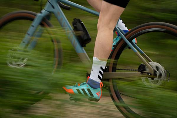 Adidas The Gravel, las zapatillas de la marca para los ciclistas amantes de las rutas mixtas