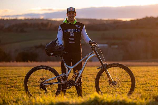 Ángel Suárez se despide del Commencal21 Team