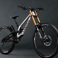 Canyon Bicycles presenta la gama Sender CFR 2022 con nuevos colores y montajes