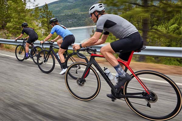 ¿Cómo se usan los cambios en una bici de carretera? Este vídeo de Trek Bikes explica todo lo que hay que saber