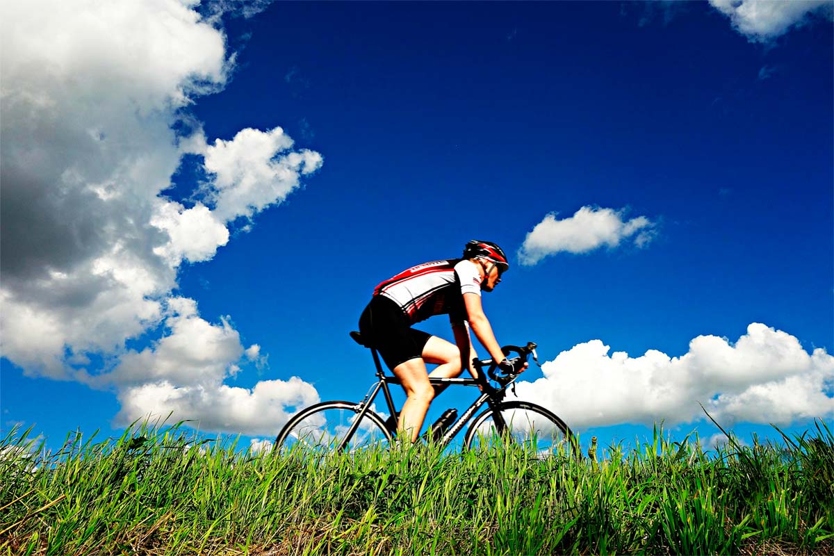 En TodoMountainBike: Bicicleta de montaña y de carretera, la combinación perfecta para entrenar