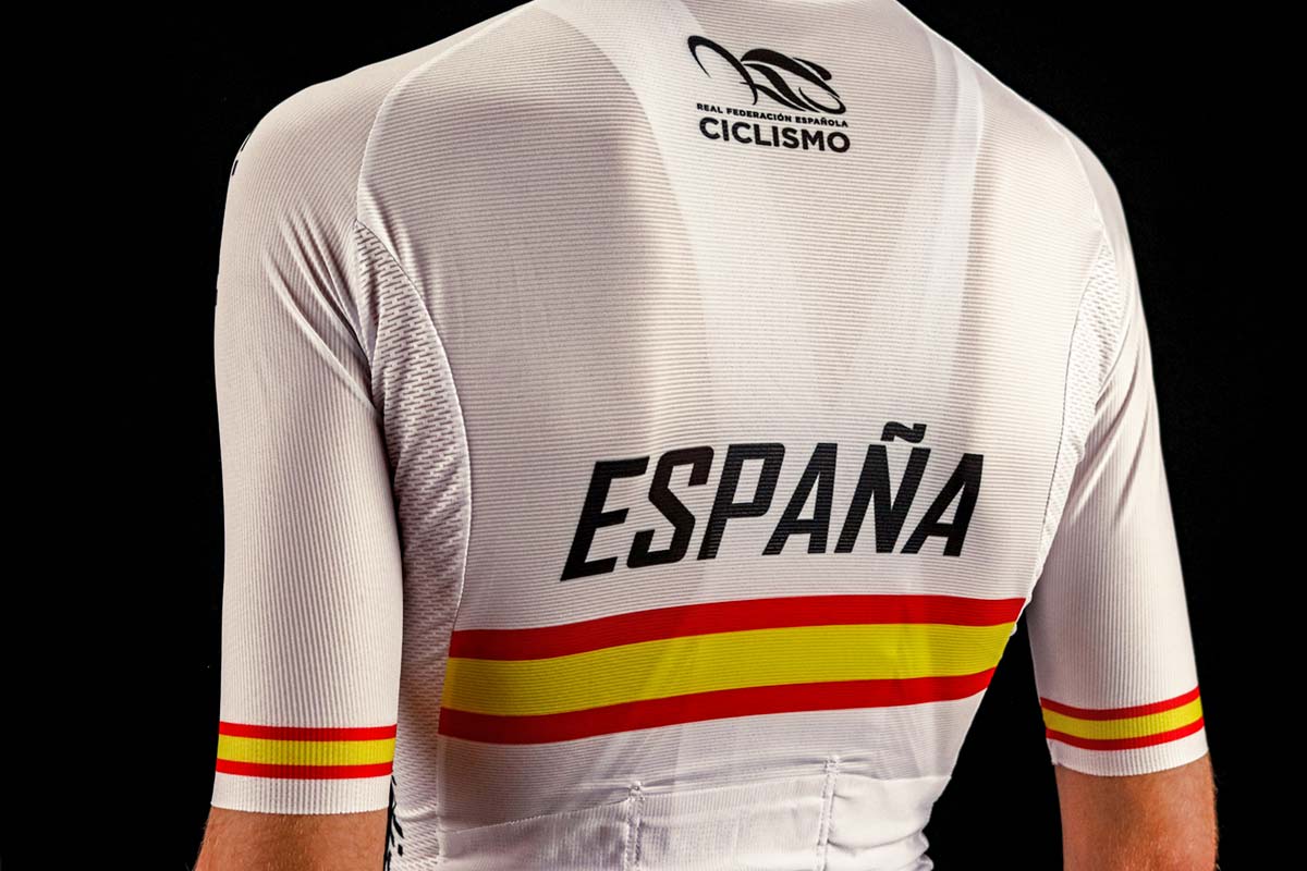 En TodoMountainBike: La Selección Española de Ciclismo presenta su nueva equipación