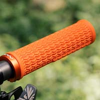 Funn Holeshot, unos puños de manillar diseñados para los amantes de la velocidad