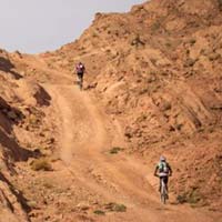 Titan Desert 2021: Konny Looser y Ramona Gabriel ganan la primera etapa