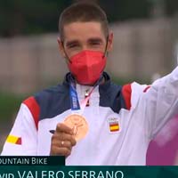 Tom Pidcock se lleva el oro olímpico de XCO, Flueckiger la plata y Valero el bronce