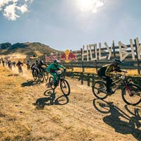 Ángel Suárez y Kira Zamora ganan la última edición del Red Bull Holy Bike