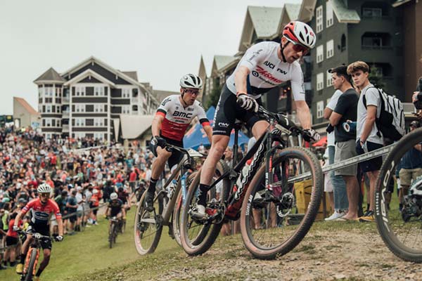 Copa del Mundo de XCO 2021: Mathias Flueckiger ya es el campeón matemático