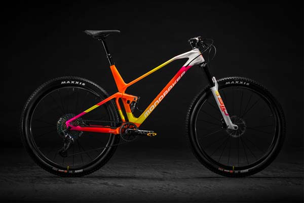 Rafa Nadal se une a la familia de Mondraker y estrena una F-Podium DC RR personalizada