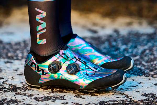 Northwave Ghost Pro en color Oil Slick, las zapatillas de XC más espectaculares de la marca