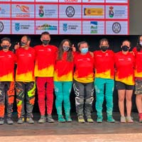 Pau Menoyo y Zoe Zamora son los primeros líderes del Open de España de Descenso