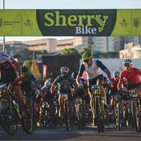 Exitoso estreno de Sherry Bike con victoria para los jerezanos Iván Vargas y Ana María Bejarano