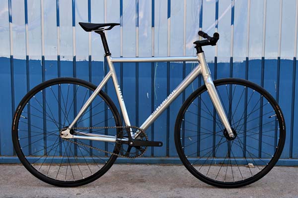 Santafixie cumple 10 años y lo celebra con una serie de productos en edición limitada