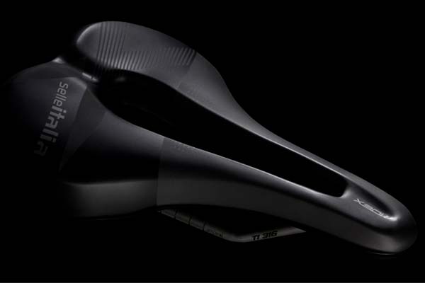 Selle Italia X-Bow, un sillín de MTB y Gravel diseñado para amortiguar las vibraciones en los terrenos accidentados