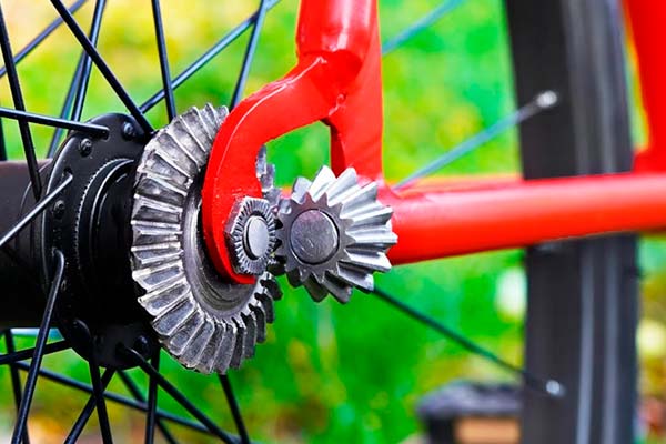 Para amantes del bricolaje: cómo fabricar una transmisión sin cadena para bicicleta