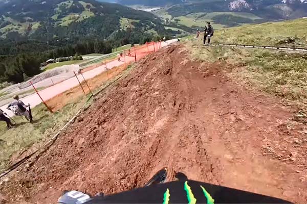Reconocimiento del trazado de la Copa del Mundo de Leogang desde la bici de Luca Shaw