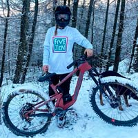 Santa Cruz Bicycles ficha a Veronique Sandler y Eliot Jackson