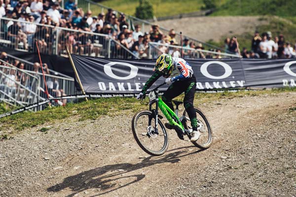 Copa del Mundo de Descenso 2021: las bajadas ganadoras de Camille Balanche y Troy Brosnan en Leogang