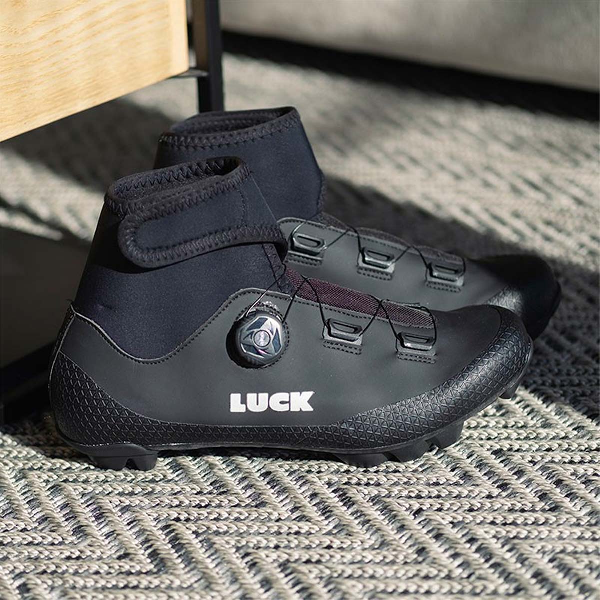 Luck Fenix, unas zapatillas pensadas para las salidas en condiciones de clima más adversas