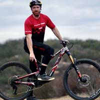 Los trucos de Aaron Gwin para mejorar la frenada utilizando los pies
