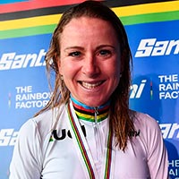 Annemiek van Vleuten se proclama campeona del mundo de Ciclismo en Ruta con un codo roto
