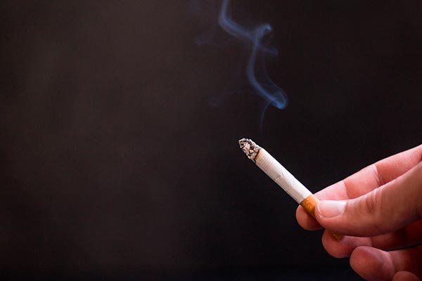 Para ciclistas fumadores: dejar de fumar antes de los 35 iguala el riesgo de muerte con los no fumadores