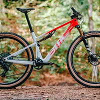 La BMC Fourstroke de 2023 estrena la tecnología Autodrop y un cuadro completamente renovado