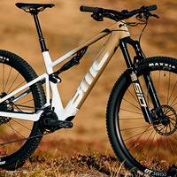 BMC presenta la Fourstroke AMP LT, la versión eléctrica de su renovada doble de XC