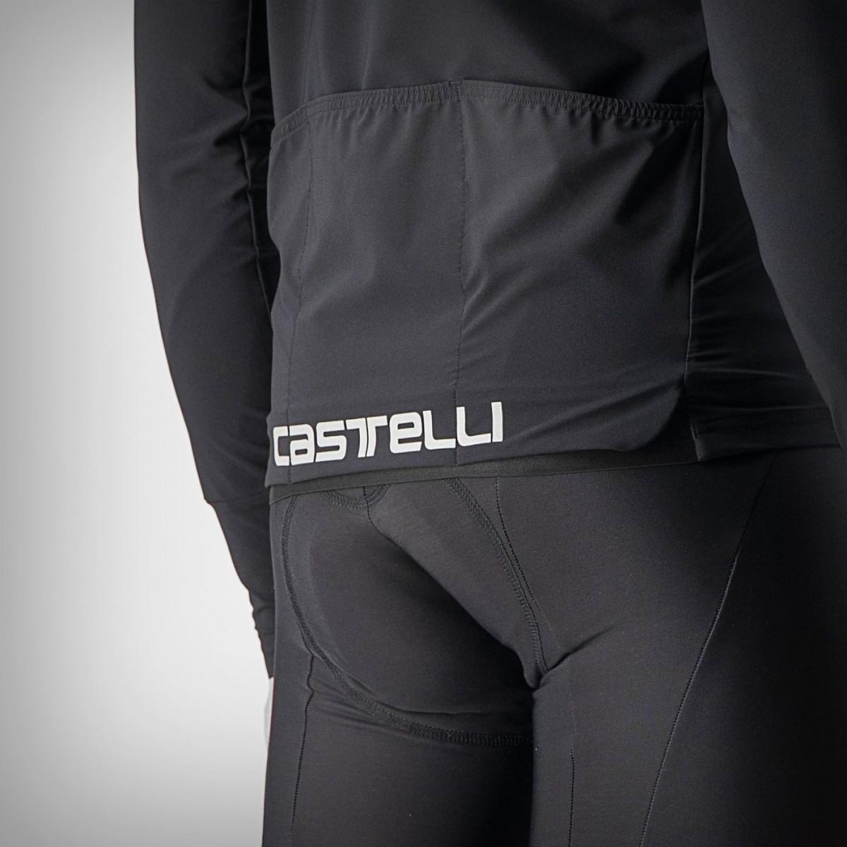 Castelli presenta el Flight Air, un maillot aerodinámico e impermeable para otoño y primavera