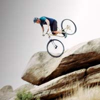 Chris Akrigg sobre las rocas poniendo a prueba su técnica sobre una GT Force Carbon